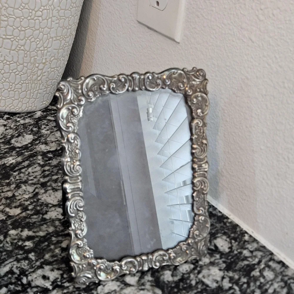 Baroque by Wallace silverplated Decorative Free standing Picture Frame Style 766